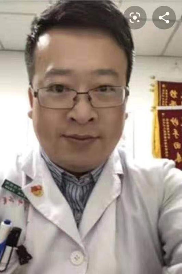koronavirüsü ilk bulan Çinli doktor Li Wenliang